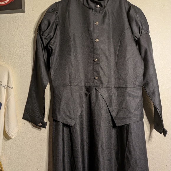 Elegant Black Women's Dress - Picture 3 of 11